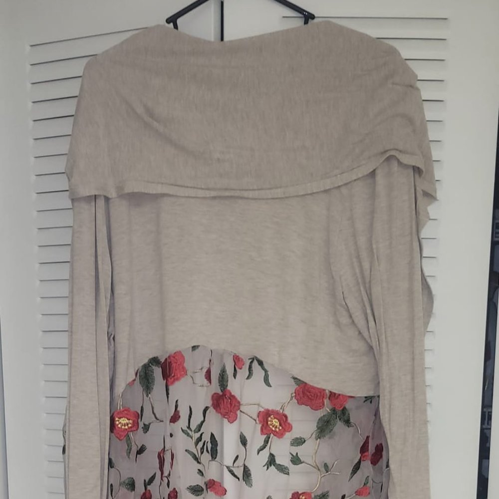 Oatmeal/floral overpiece